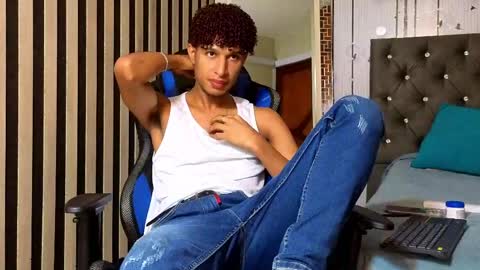 Snapshot of alex_bloom_ chatting on June 2026 04:22:01 PM Alexander online show from June 2026 04:22:01 PM