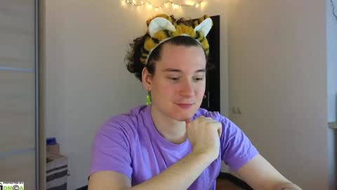 FAVORITE online show from February 2025 01:05:02 AM