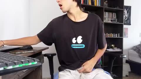 alex_connorr online show from October 2025 05:47:03 PM