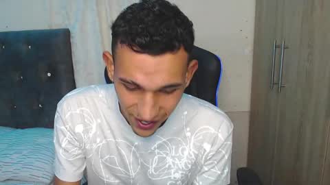 Snapshot of alex_diorrr chatting on January 2025 06:20:01 AM Alex online show from January 2025 06:20:01 AM