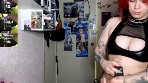 alex_howell online show from November 2025 07:02:02 PM