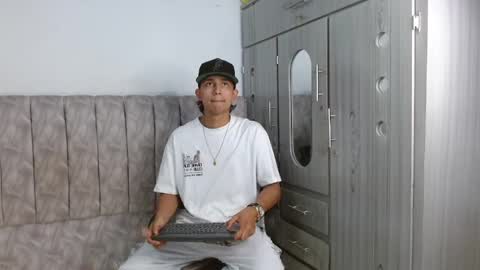 Snapshot of alex_martin47 chatting on April 2026 10:07:02 PM alex online show from April 2026 10:07:02 PM