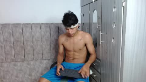 Snapshot of alex_martin47 chatting on May 2026 10:40:02 PM alex online show from May 2026 10:40:02 PM