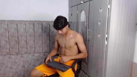 Snapshot of alex_martin47 chatting on June 2026 11:25:01 PM alex online show from June 2026 11:25:01 PM