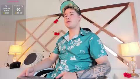 Snapshot of alex_pierce_ chatting on February 2026 07:32:02 PM Alex online show from February 2026 07:32:02 PM