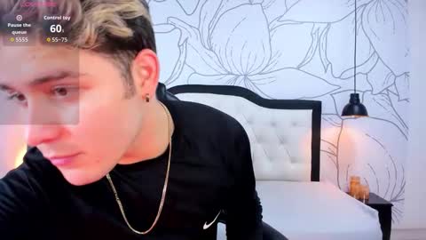 Snapshot of alex_pierce_ chatting on March 2026 07:54:01 PM Alex online show from March 2026 07:54:01 PM