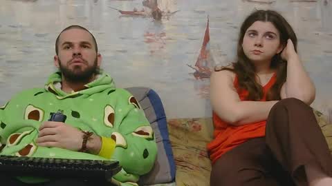 Alex and Sarah online show from April 2026 10:37:01 PM