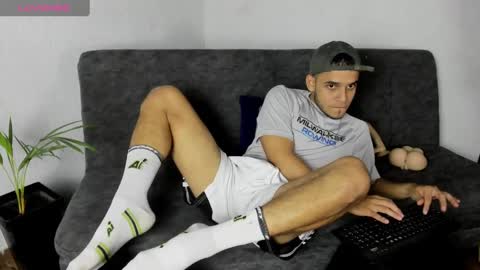 Alex Woll online show from September 2025 07:21:02 AM