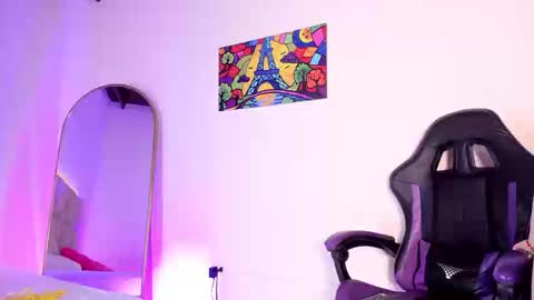 alexa_bue online show from September 2025 04:13:02 AM