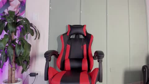 alexa_bue online show from September 2025 04:25:02 AM