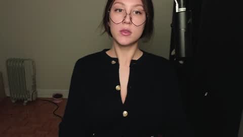 Snapshot of alexa_dream chatting on December 2024 11:48:01 PM dont be afraid to click social media link its working just click on that online show from December 2024 11:48:01 PM