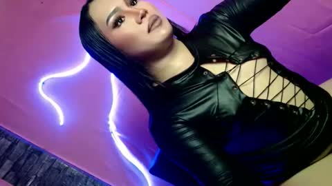 alexa_hansung online show from November 2025 11:23:02 AM