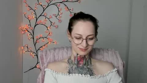 Snapshot of alexa_kittie chatting on April 2026 07:07:02 PM Alexa online show from April 2026 07:07:02 PM