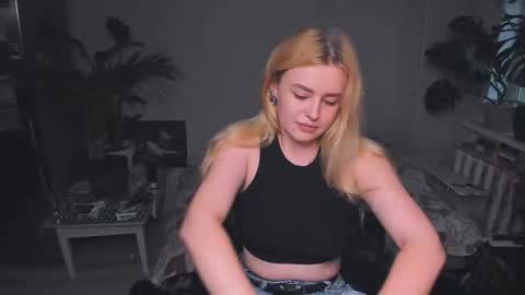 alexa_pirs online show from September 2025 03:23:02 PM