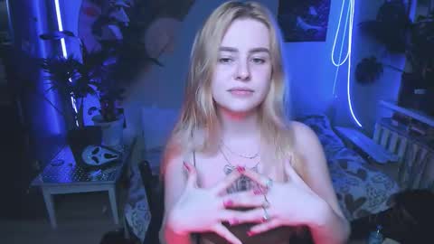 alexa_pirs online show from October 2025 12:44:02 AM