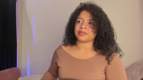 Snapshot of alexaa_swan chatting on February 2026 09:15:02 PM alexaa_swan online show from February 2026 09:15:02 PM