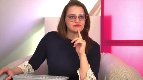Snapshot of alexaavery chatting on May 2026 07:36:02 AM AlexaAvery online show from May 2026 07:36:02 AM
