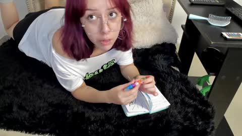 Snapshot of alexafoxy18 chatting on January 2025 04:45:01 AM ALEXA online show from January 2025 04:45:01 AM