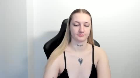 Snapshot of alexafragile chatting on May 2026 10:42:02 AM Alexa online show from May 2026 10:42:02 AM