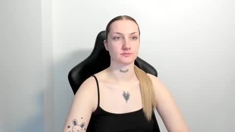 Snapshot of alexafragile chatting on June 2026 11:34:02 AM Alexa online show from June 2026 11:34:02 AM