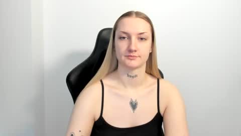 Snapshot of alexafragile chatting on June 2026 12:29:02 PM Alexa online show from June 2026 12:29:02 PM