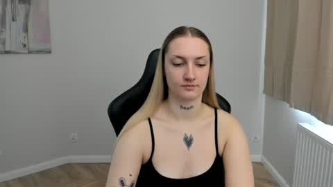 Snapshot of alexafragile chatting on July 2026 12:19:02 PM Alexa online show from July 2026 12:19:02 PM