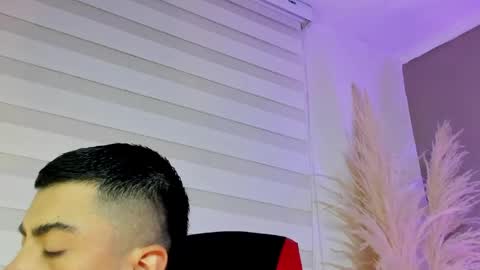 Snapshot of alexander_diiaz chatting on May 2026 12:32:01 PM Alexander Diaz online show from May 2026 12:32:01 PM