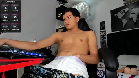 Snapshot of alexanderwalke chatting on December 2024 08:42:01 PM Alexander online show from December 2024 08:42:01 PM