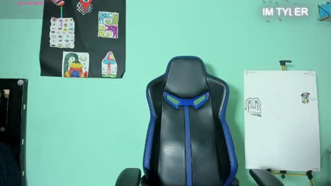 Snapshot of alexandluke1 chatting on April 2026 04:17:01 AM chicos hot online show from April 2026 04:17:01 AM