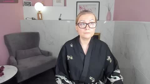 Snapshot of alexandra_kind chatting on February 2025 09:33:01 PM Alexandra online show from February 2025 09:33:01 PM