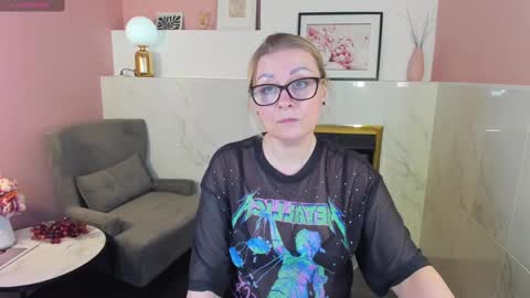 Snapshot of alexandra_kind chatting on February 2025 06:18:02 AM Alexandra online show from February 2025 06:18:02 AM