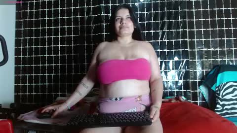 Snapshot of alexandra_xxx_ chatting on April 2026 11:57:02 AM alexandra_xxx_ online show from April 2026 11:57:02 AM
