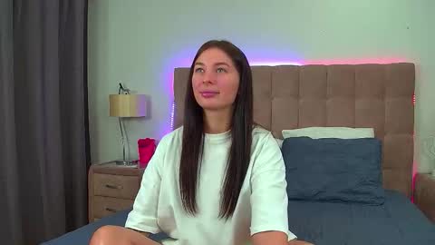 AlexandraBloom online show from September 2025 06:24:02 PM