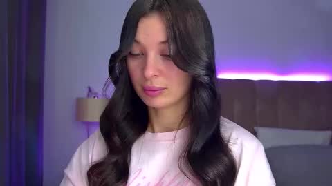 AlexandraBloom online show from November 2025 06:24:02 PM