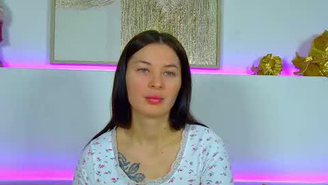 AlexandraBloom online show from December 2025 06:25:02 PM