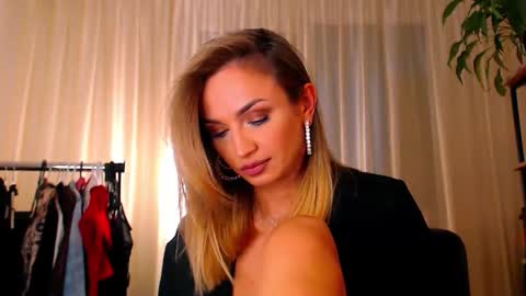 Snapshot of alexandrawooow chatting on May 2026 04:55:02 PM alexandrawooow online show from May 2026 04:55:02 PM