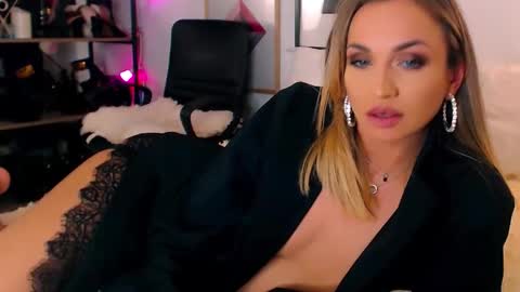 Snapshot of alexandrawooow chatting on May 2026 08:28:02 PM alexandrawooow online show from May 2026 08:28:02 PM
