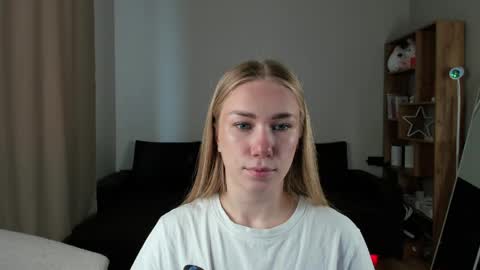 Snapshot of alexarti chatting on June 2026 06:14:02 AM Alex online show from June 2026 06:14:02 AM