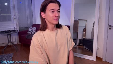           online show from December 2024 09:04:02 PM