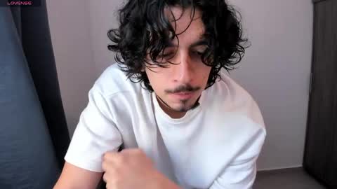 Snapshot of alexfloreszzz chatting on May 2026 12:46:01 PM alexfloreszzz online show from May 2026 12:46:01 PM