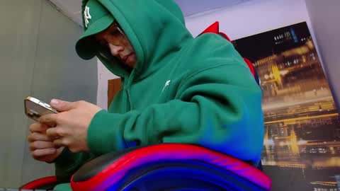 Snapshot of alexgiraldo__ chatting on May 2026 12:00:02 PM alexgiraldo__ online show from May 2026 12:00:02 PM