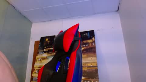 Snapshot of alexgiraldo__ chatting on May 2026 12:38:01 AM alexgiraldo__ online show from May 2026 12:38:01 AM