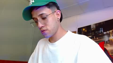 Snapshot of alexgiraldo__ chatting on June 2026 01:09:01 AM alexgiraldo__ online show from June 2026 01:09:01 AM