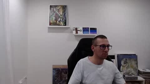 Snapshot of alexhunter4u chatting on December 2024 09:53:02 PM alexhunter4u online show from December 2024 09:53:02 PM