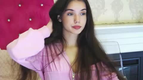 Snapshot of alexisdevine chatting on June 2026 04:39:02 AM alexisdevine online show from June 2026 04:39:02 AM