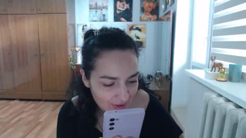 AlexisMillers online show from December 2025 12:33:02 PM