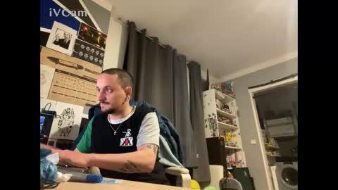 Snapshot of alexthefootman chatting on April 2026 10:15:01 PM TicklishDude online show from April 2026 10:15:01 PM