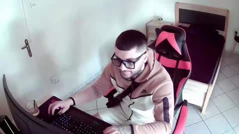 alexthepro00 online show from January 2026 12:21:01 PM