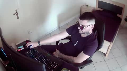 alexthepro00 online show from June 2026 12:07:02 PM