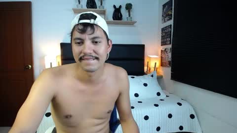Snapshot of alexx_leon chatting on May 2026 07:56:01 PM Alexx Leon online show from May 2026 07:56:01 PM